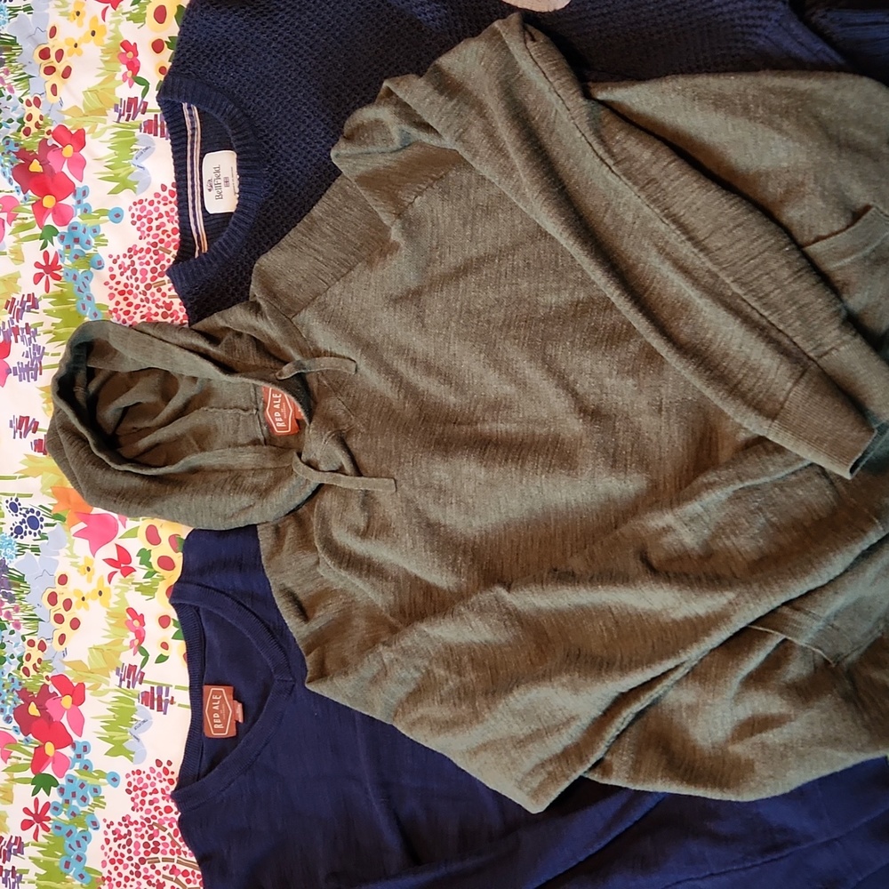 Three men's Sweaters. Great shape. Size XL. - Picture 2 of 7